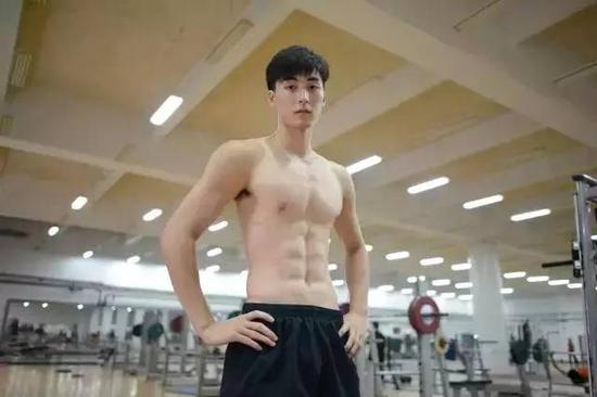 帅哥上《一站到底》 女主持花痴引李好吃醋 _排球 ...