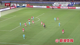 苏亚雷斯第二球GIF