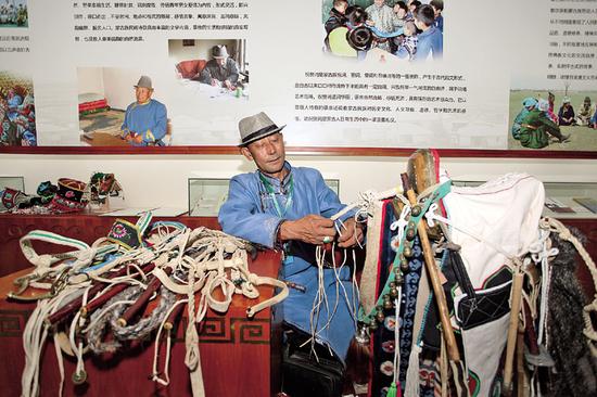 鄂尔多斯蒙古族马具制作还留有宫廷文化特点