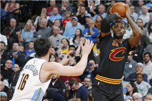 詹姆斯34分骑士二连胜 替补29+7掘金主场失守