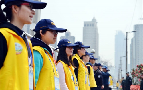 【专栏】王小土:请回头看看路过的马拉松志愿者_跑步频道_新浪竞技风暴_新浪网