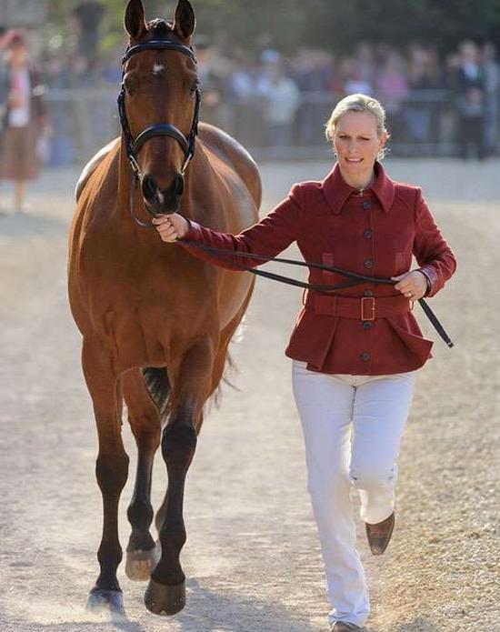 贵族都爱骑马?盘点那些痴爱马术的王室公主_