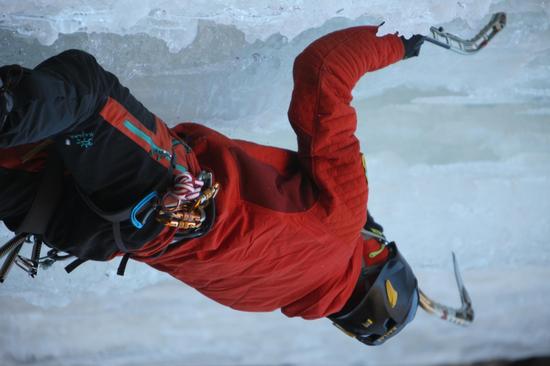 专业的装备让攀冰更易上手