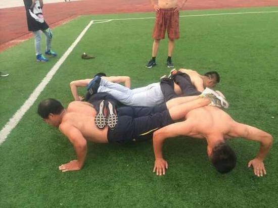 豪迈鹤城跑团:美好词汇集中营 年轻热情执着!_