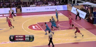 刘晓宇这个扣篮我给9分 郭艾伦表示也要玩