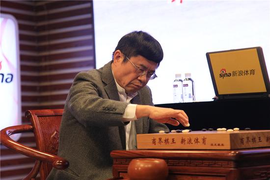 林文伯气势不凡