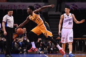 险遭34分逆转！深圳103-101山西 李慕豪15+8