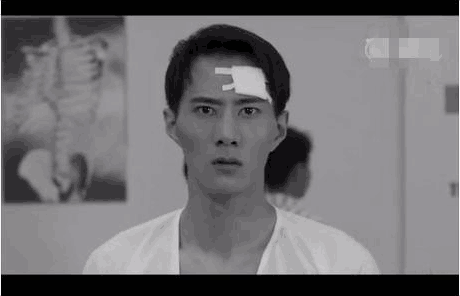  太子妃男星被家暴  曾因打麻将拦了前妻的胡_棋