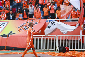 亚冠-赵明剑演神来之笔 鲁能3-0武里南取两连胜