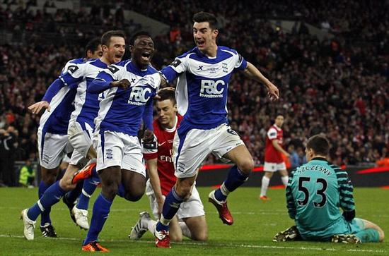 马丁斯破门，什琴斯尼和科斯切尔尼颓然跪地