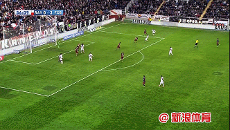 巴萨多打一人还是被对手进球