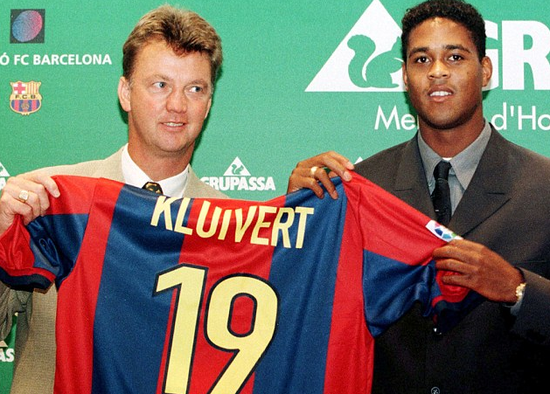 观点:穆帅瓜帅都该感谢范加尔