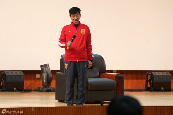 颜强:谁为中国足球买单?