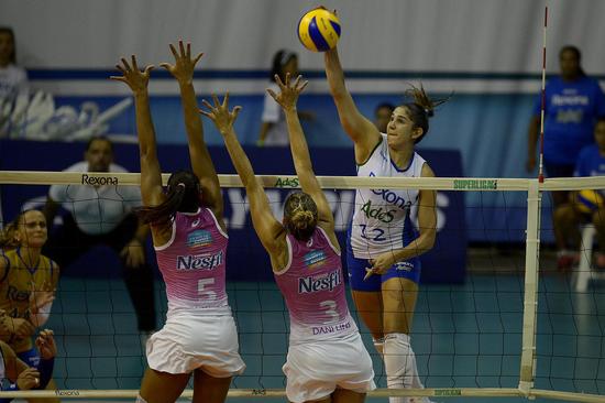 巴超舒耐女排3-1复仇奥萨斯科