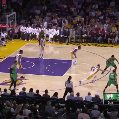 动图-最后一次对绿军拼了 科比下快攻双手暴扣