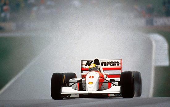 1993年F1英国站，塞纳在多宁顿公园雨战取胜