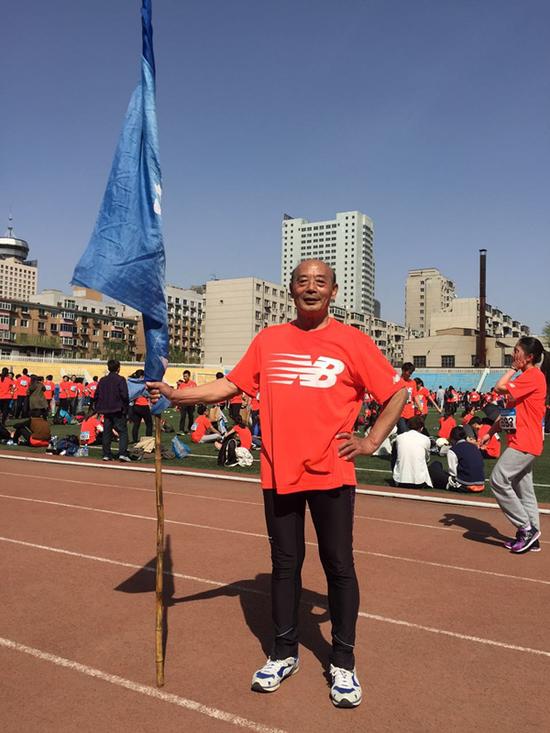 活到老跑到老 NB接力赛一队伍平均年龄超60_