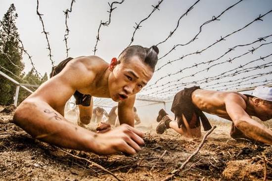 泥泞跑2015年吸引了1000多名越野跑爱好者参与体验