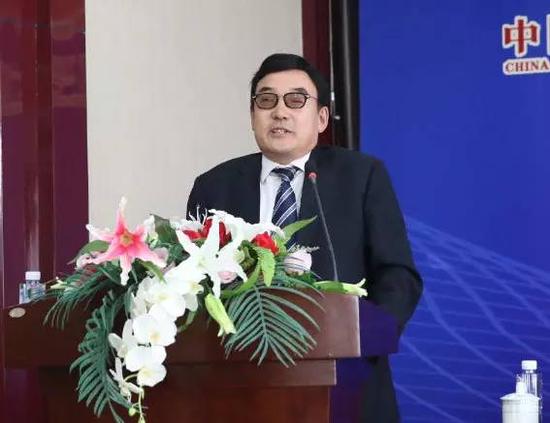 △锡林郭勒职业学院党委委员、副院长那木吉拉其仁在闭幕式上发言