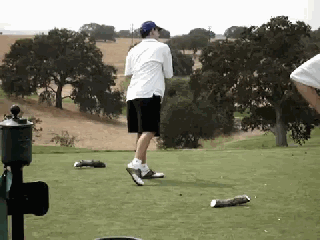 这位大哥是怎么进化成这样的?瞅这销魂的姿势!