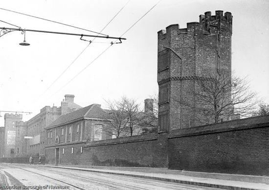 克韩:西汉姆主场到底叫什么名字?