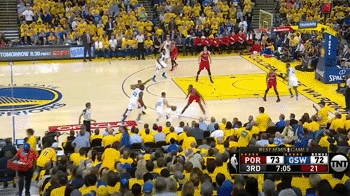 14:33:43 新浪体育 库里再飙三分 库里再飙三分 北京时间5月12日,nba