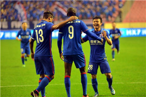 中超-吕征传射洋枪土炮齐开火 申花主场5-1富力