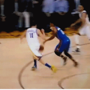 威少17.2秒关键球走步?(gif)_手机新浪网