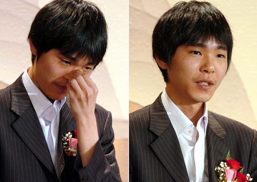 2009年李世石宣布休职。