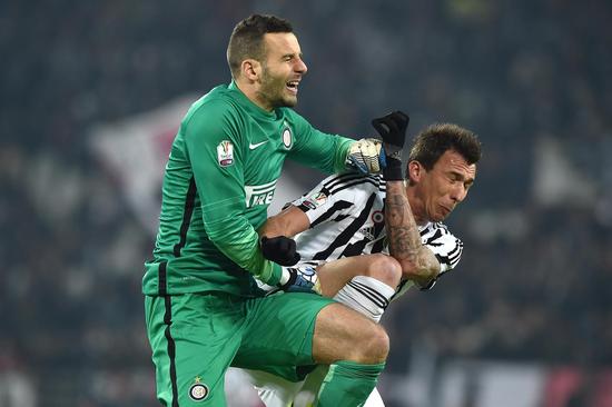 孔蒂视汉达诺维奇为库尔图瓦的替身