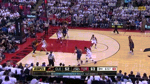 詹姆斯空接暴扣