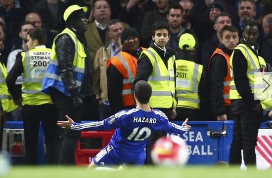 阿扎尔打进扳平进球，最终热刺无缘争冠。