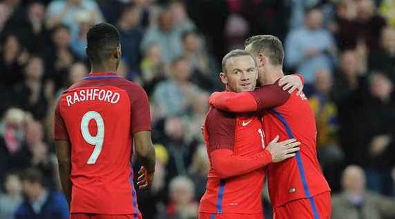 新人王鲁尼进球 英格兰2-1胜