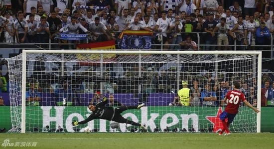 一个门柱之差，但点球输也是输