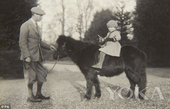 伊丽莎白女王骑马