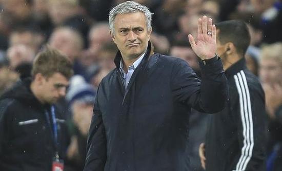 穆里尼奥钦点博格巴为曼联新的中场核心