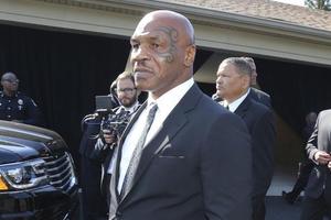 阿里葬礼举行泰森贝克汉姆出席 奥巴马撰写悼词