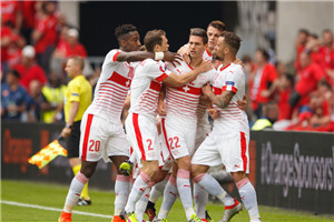 欧洲杯-铁卫闪击创纪录 瑞士11打10险遭追平1-0