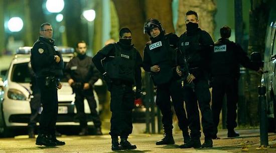 法国发生恐袭!警官被杀 特种部队全歼暴徒(图)