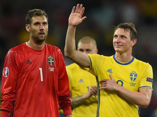 伊萨克松（左）也要告别了？