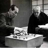 晚年一起研究棋艺真谛的濑越宪作（左）与铃木为次郎（右）两位先生