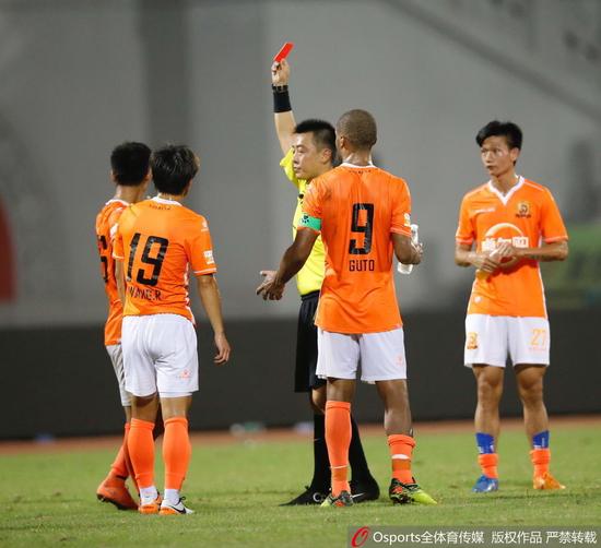 服了!柯钊复出喷裁判染红