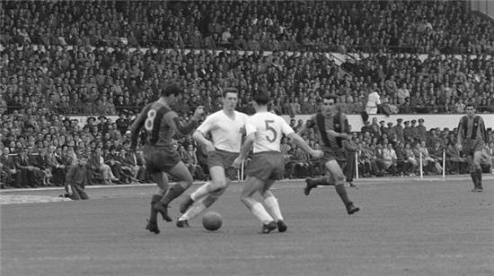 欧冠投注技巧:资格赛强弱明显宜投注_彩票