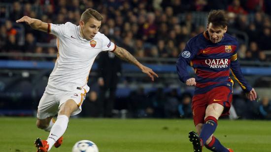 迪涅上个赛季代表罗马迎战巴萨