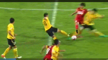 郑智对莫雷罗犯规