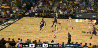 郭艾伦反击三分，挥起双臂庆祝 ！