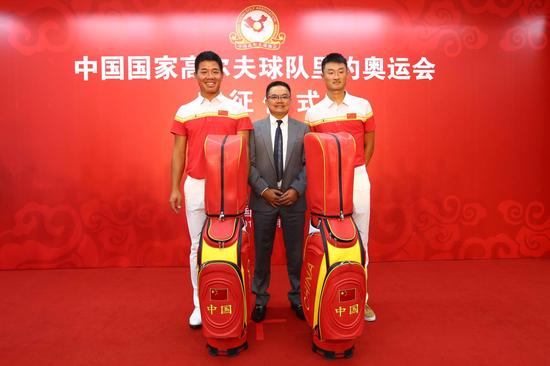 比奇汉奥运出征仪式赠球包 助运高尔夫中国国