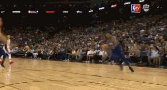 中美之战最燥一幕! 1.3亿妖王转体360隔扣-gif