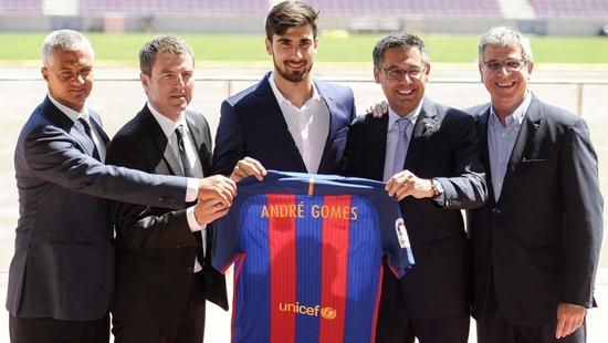 巴萨新援解释为何弃皇马:风格相近 享受梅西踢