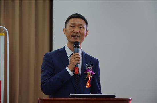 中国体育报业副社长、华奥星空董事长王平发表讲话